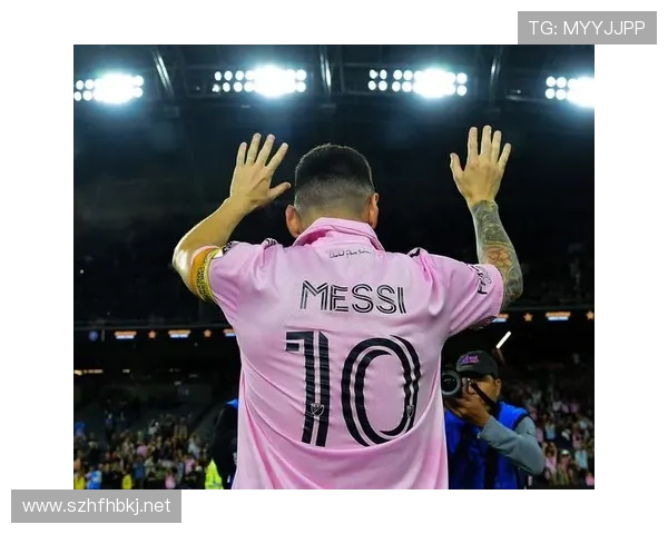 官推贺阿德巴约破纪录梅西鼓掌